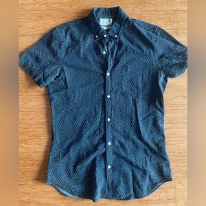 Bonobos Fit To Go Places Button-Up Short Sleeve Shirt - Men’s Medium